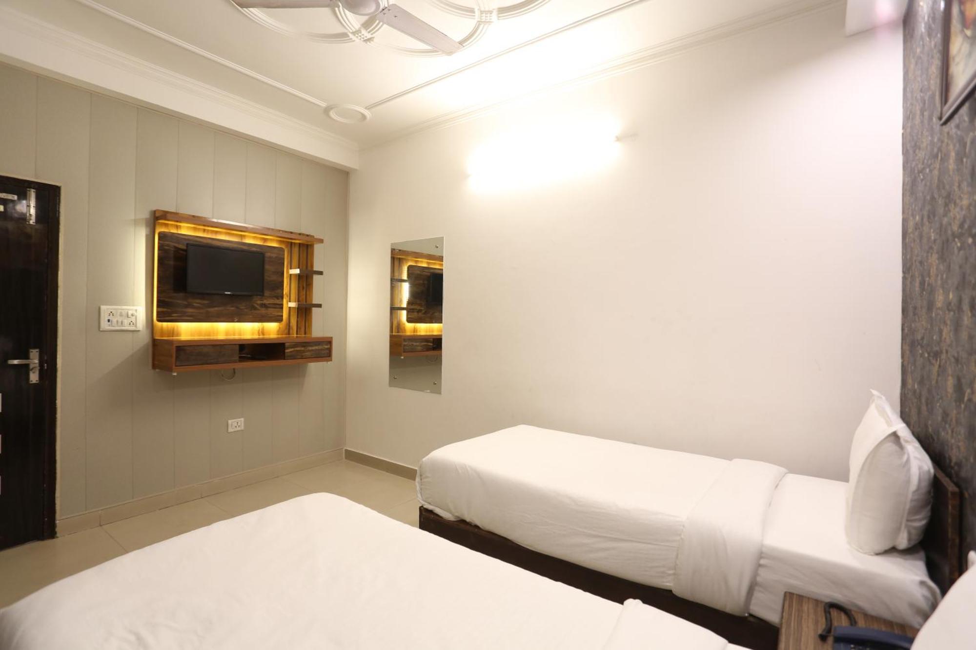 ניו דלהי Backpackers - Ink Hotels Delhi Airport By Ss Group מראה חיצוני תמונה