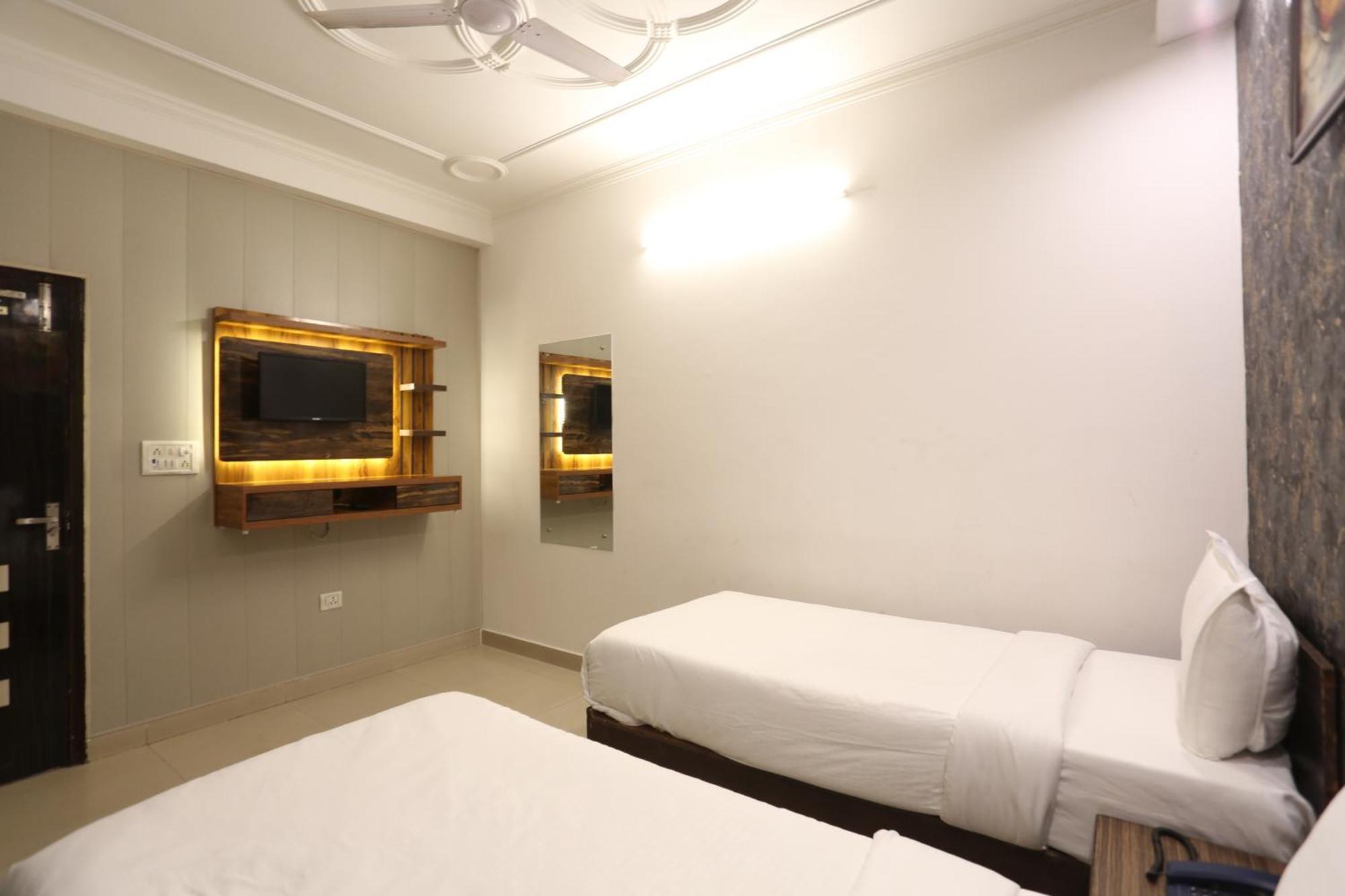ניו דלהי Backpackers - Ink Hotels Delhi Airport By Ss Group מראה חיצוני תמונה
