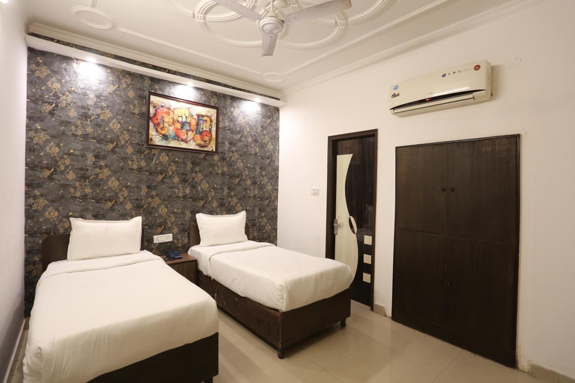 ניו דלהי Backpackers - Ink Hotels Delhi Airport By Ss Group מראה חיצוני תמונה