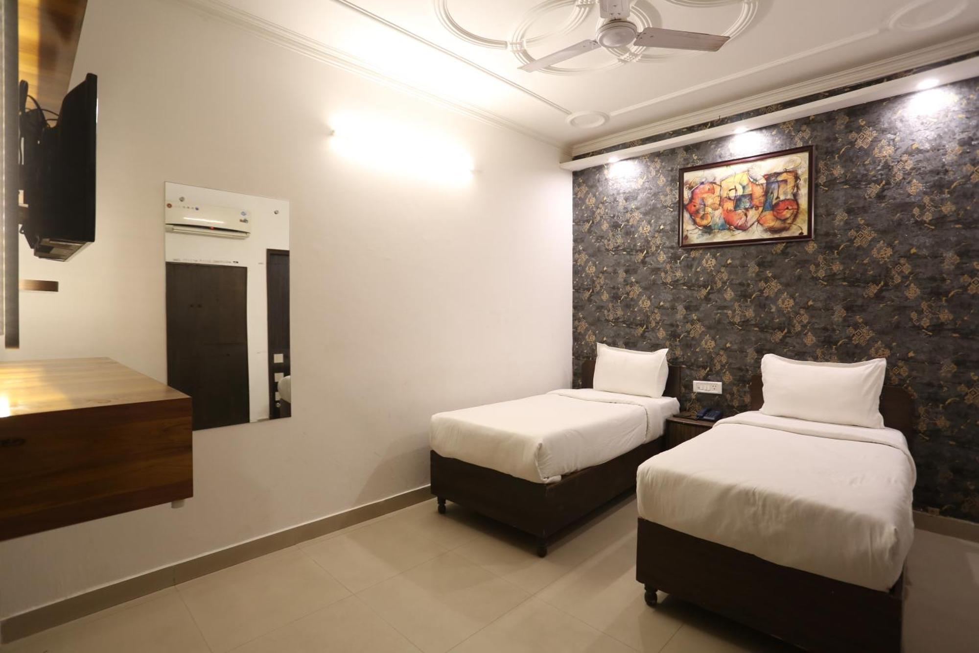 ניו דלהי Backpackers - Ink Hotels Delhi Airport By Ss Group מראה חיצוני תמונה