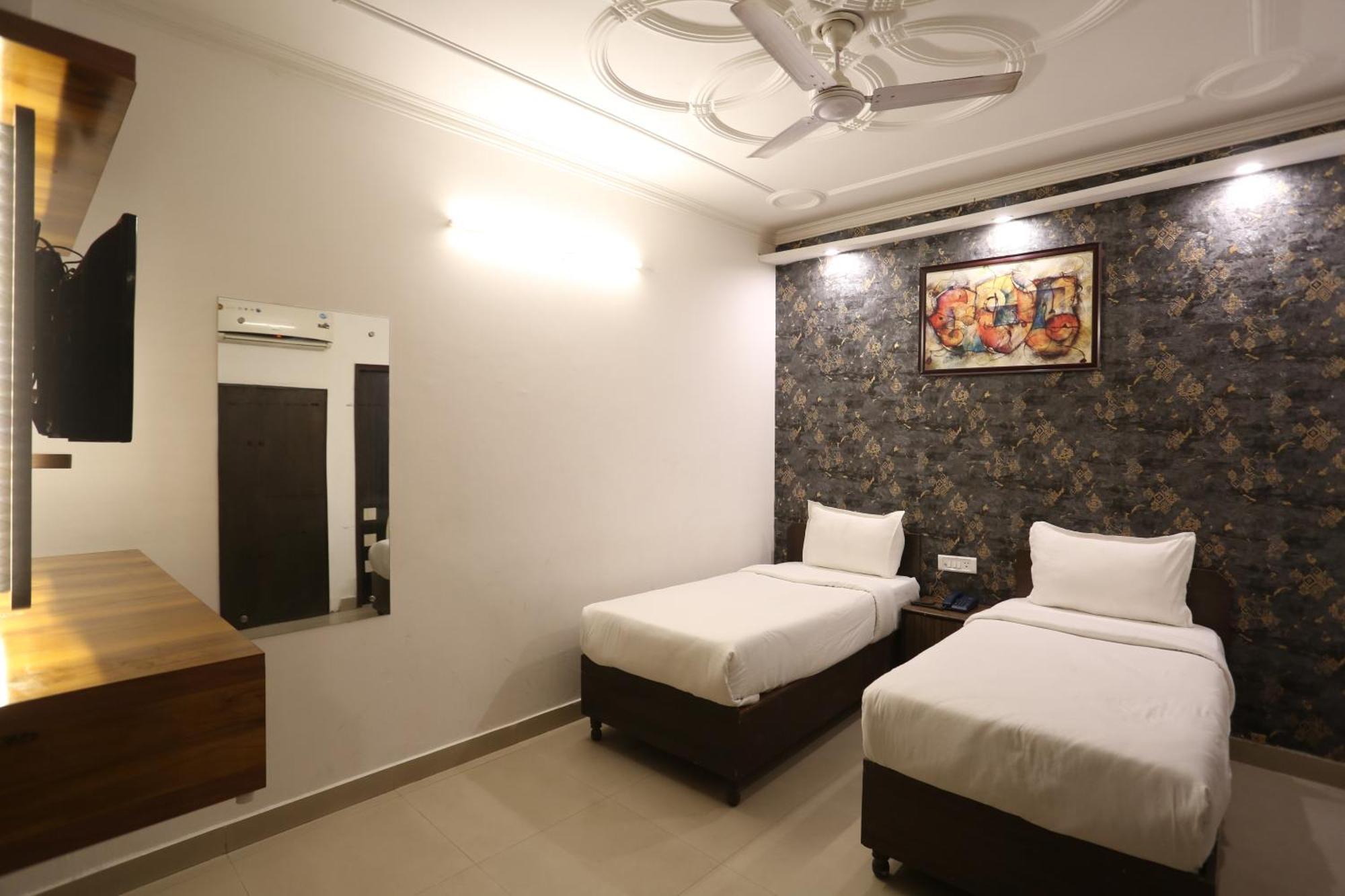ניו דלהי Backpackers - Ink Hotels Delhi Airport By Ss Group מראה חיצוני תמונה